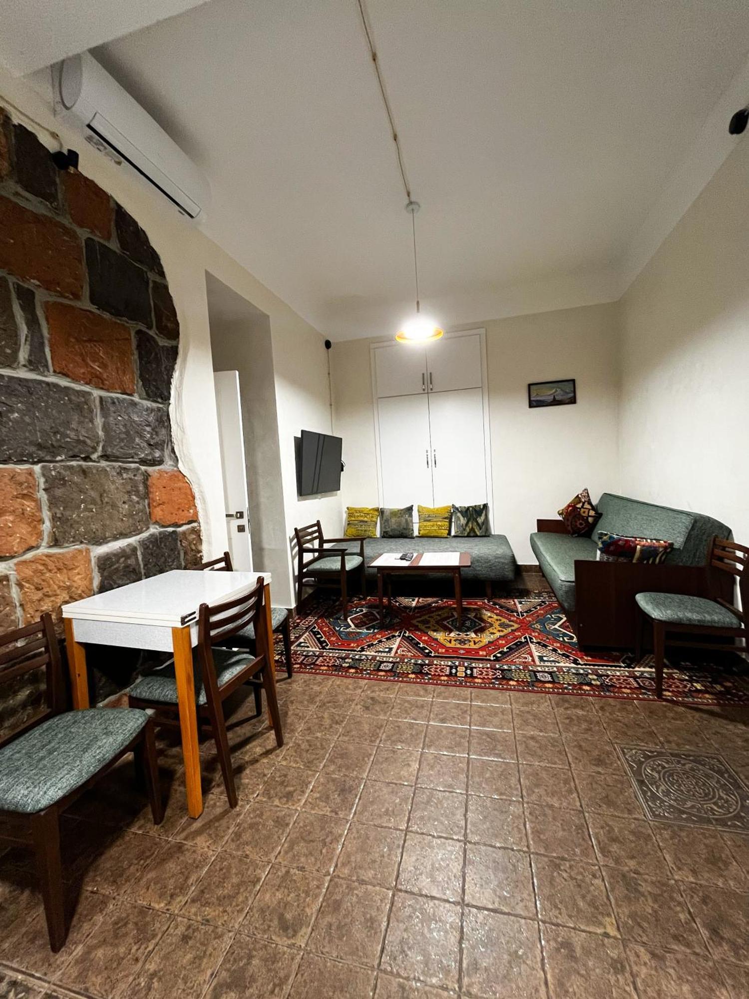 Apartments Pushkin Street Yerevan Exterior foto